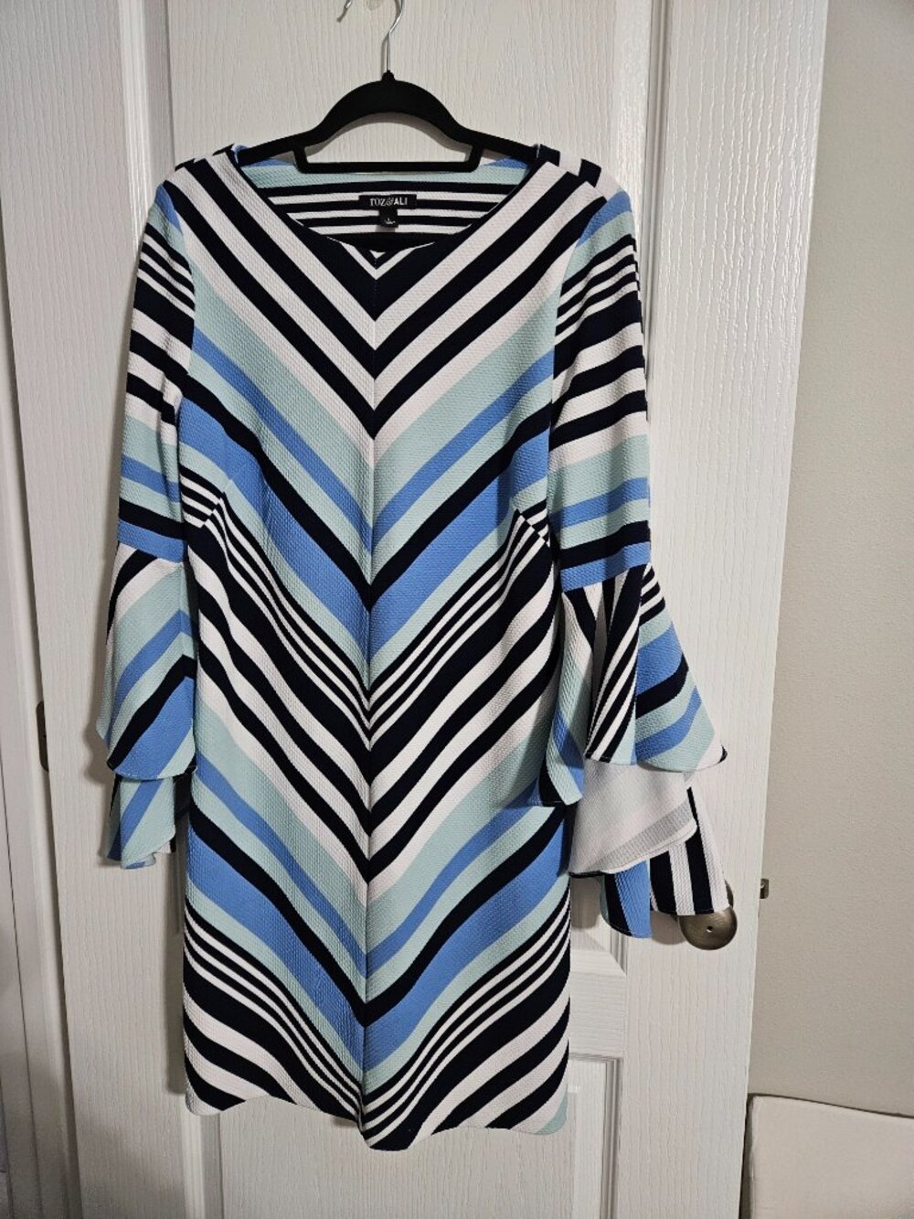 Women's Dress Bundle - Size Large 2
